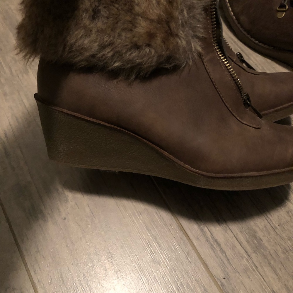 Boots - Picture 3 of 3